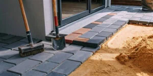 Sealing pavers