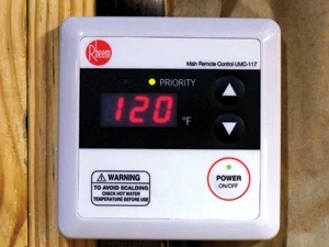 The digital display makes it simple to set the water temperature. Because the water is heated only when it is needed, the outgoing water temperature remains constant.