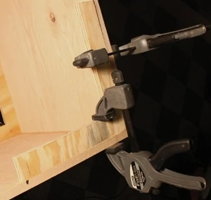 Right-angle plywood braces
