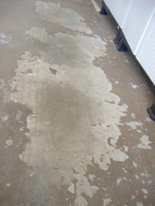 Garage floor coverings can protect the floor and conceal existing damage stains and concrete discoloration.