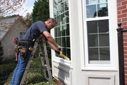All seams of the window and aluminum casing are sealed with a high-quality exterior sealant. 