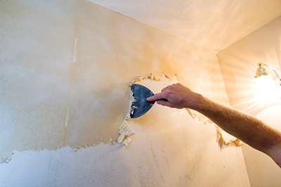 Skim Coating a Wall to Prep for