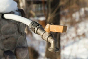 Will Pex pipe freeze and bust?