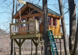 how to attach a treehouse to a tree