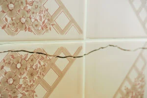 How to repair cracked tile
