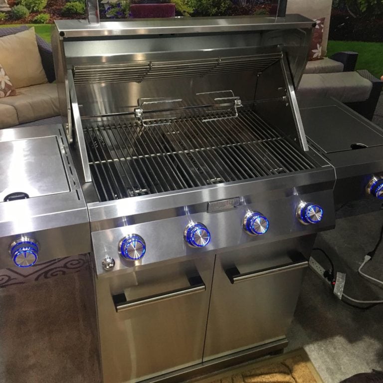 Monument Grills Expands Clearview® Lid Series Extreme How To