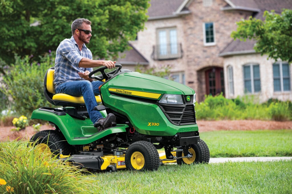 John Deere Adds New Models and Features to its 2021 Lawn Tractor Lineup ...