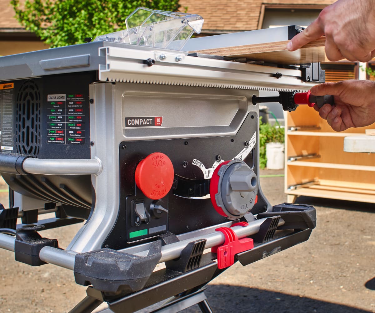 Explore the Features of SawStop's 10" Compact Table Saw - Extreme How To