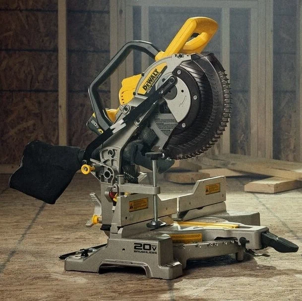 DEWALT® 20V MAX* XR® 10-In. Double Bevel Fixed Miter Saw