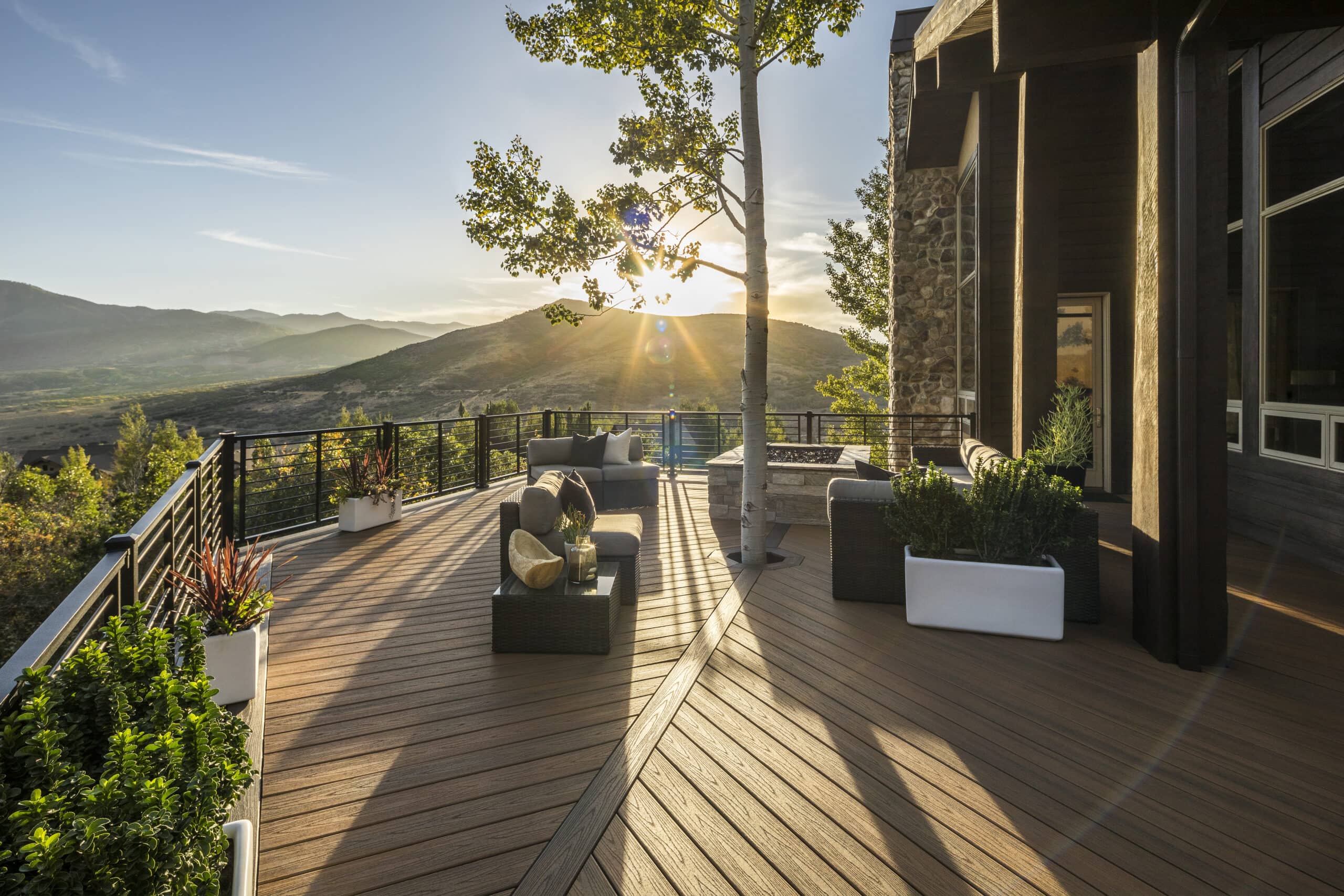Trex Havana Gold Rod Railing