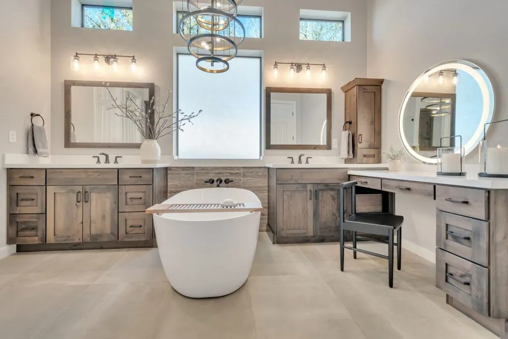 Design by Michelle Lecinski; Photo by Quick Pic Tours, Heather Kolasinski Tucker; Courtesy of NKBA