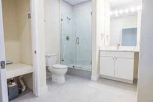 Vista Towers bathroom
