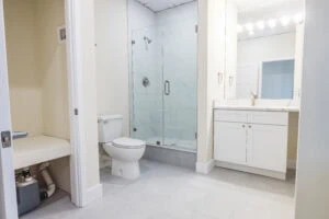 Vista Towers bathroom